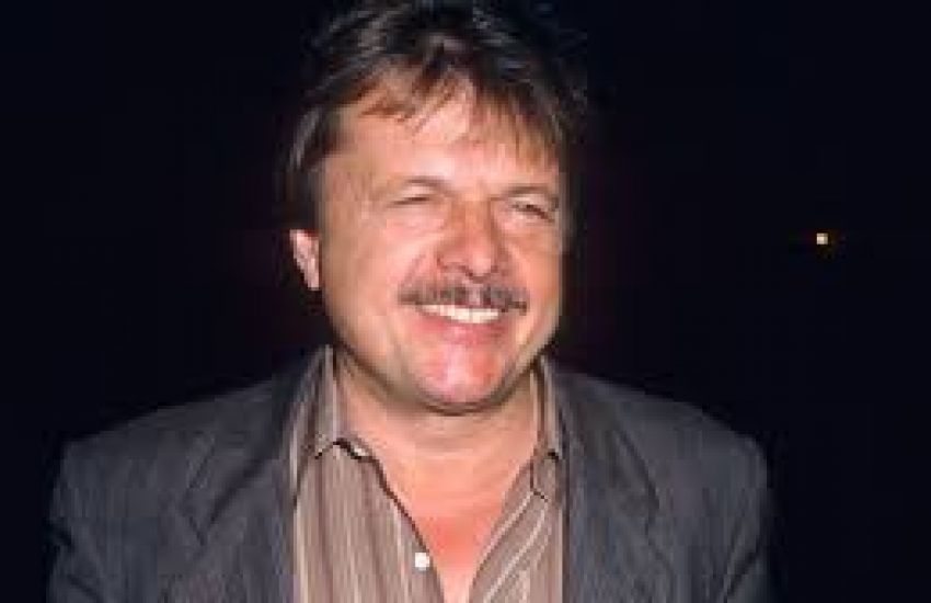 "The Fascinating Life of John Karlen: Age, Height, Net Worth 2023, and Unforgettable Moments